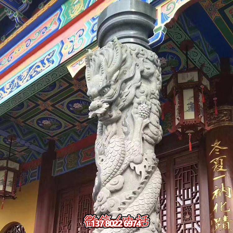 精美仿古園林，花崗巖石龍盤柱點綴